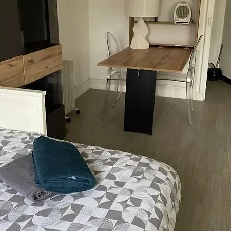 Guest Room Nearby Champs Elysees Paris Exterior photo
