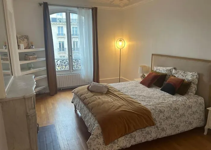 Guest Room Nearby Champs Elysees